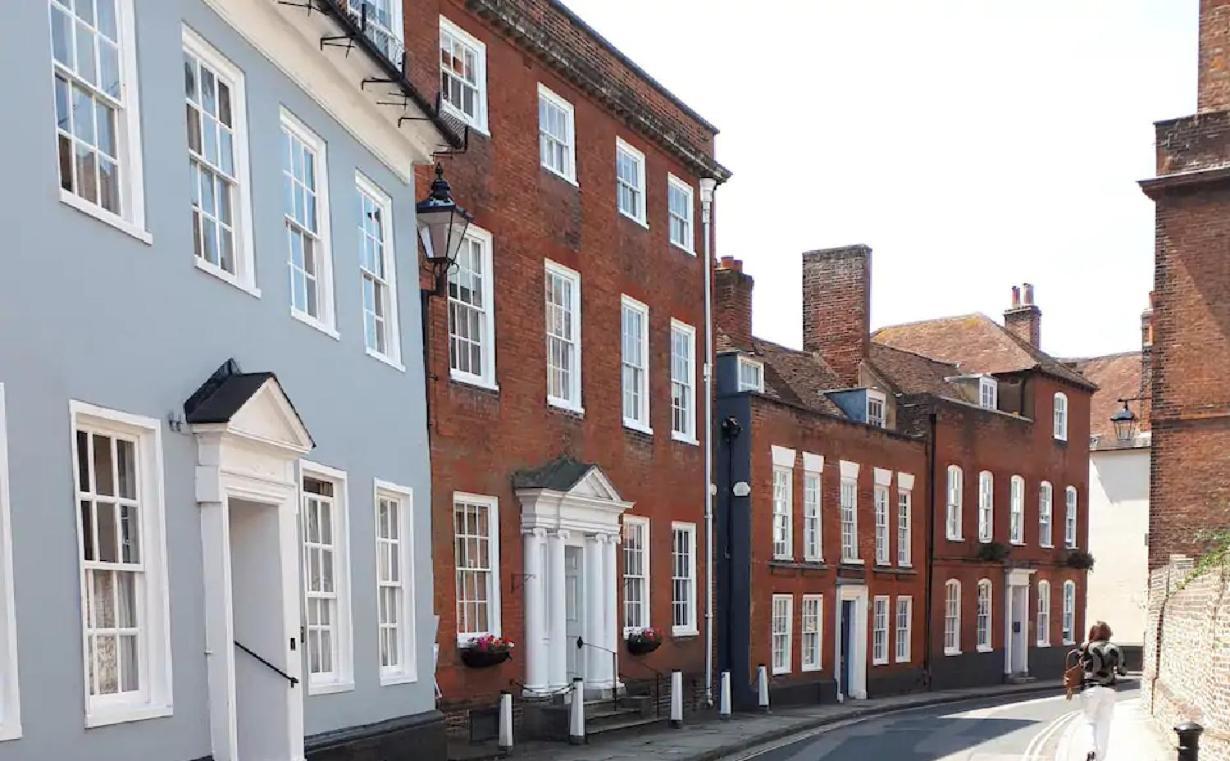 East Pallant Bed And Breakfast, Located In Large Georgian Townhouse In Central Chichester Eksteriør billede