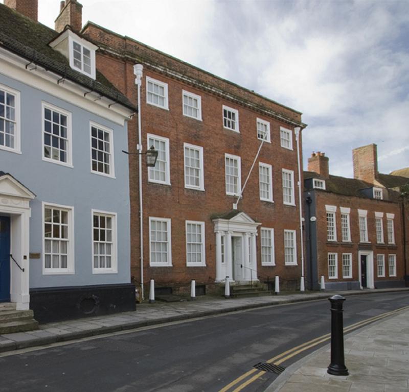 East Pallant Bed And Breakfast, Located In Large Georgian Townhouse In Central Chichester Eksteriør billede