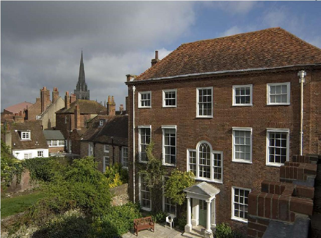 East Pallant Bed And Breakfast, Located In Large Georgian Townhouse In Central Chichester Eksteriør billede